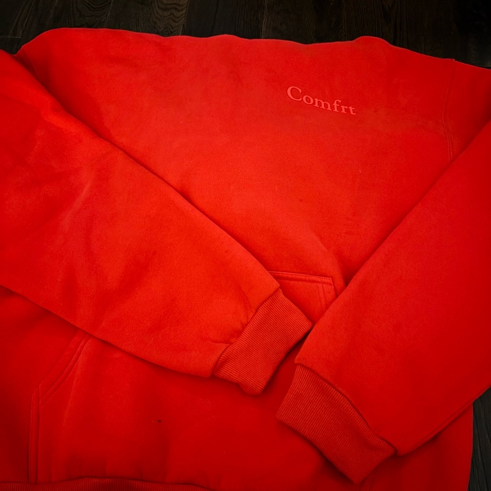 Vibrant Red Sweatshirt with Ribbed Cuffs